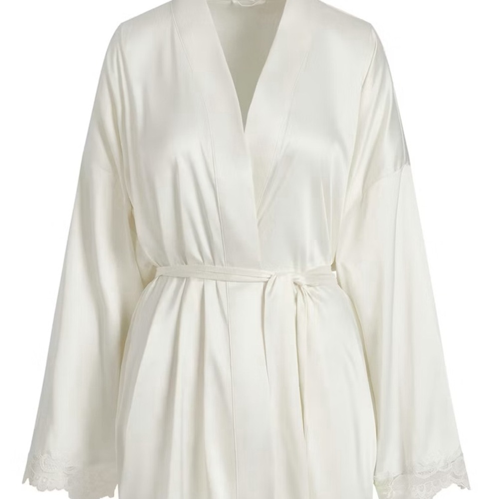 SKIMS Woven Shine Robe (NWT)